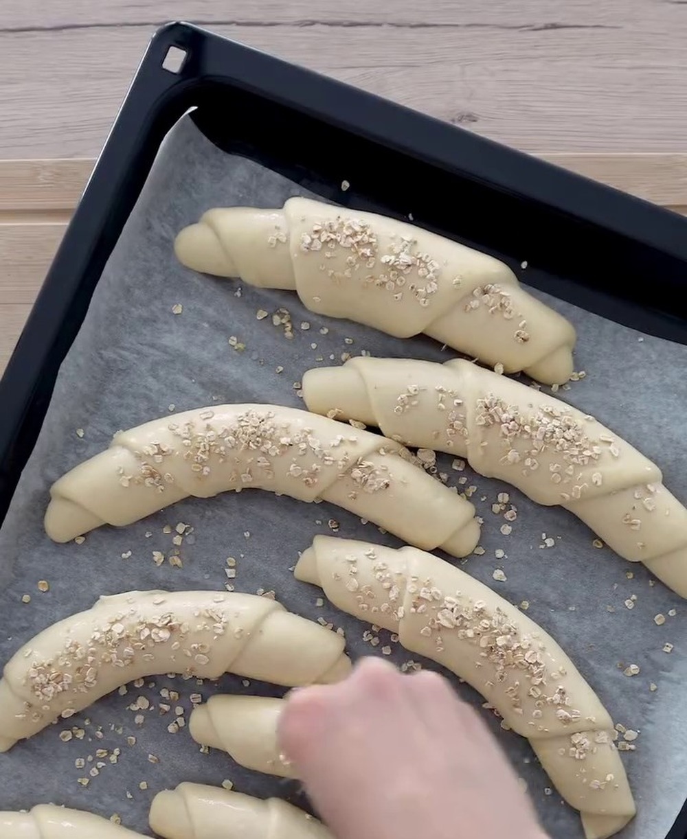 Tvarované rohlíky před druhým kynutím
